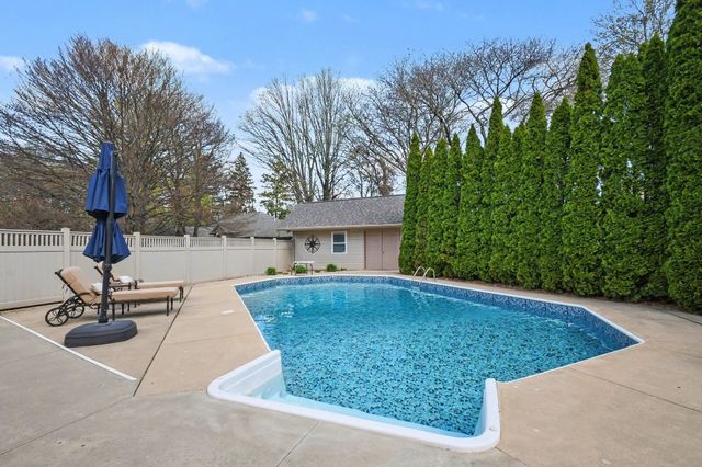 58590 Glenriver Drive, Goshen, IN 46528