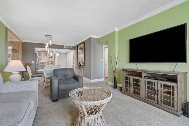 100 Paradise Harbour Boulevard 208, North Palm Beach, FL 33408