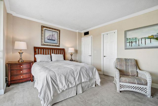 100 Paradise Harbour Boulevard 208, North Palm Beach, FL 33408