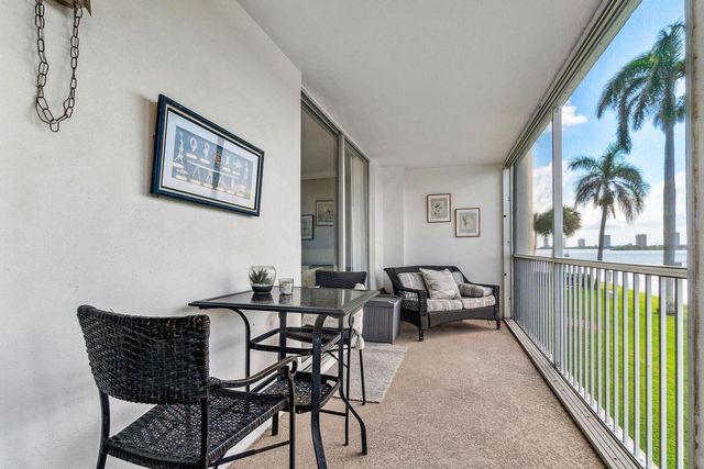100 Paradise Harbour Boulevard 208, North Palm Beach, FL 33408