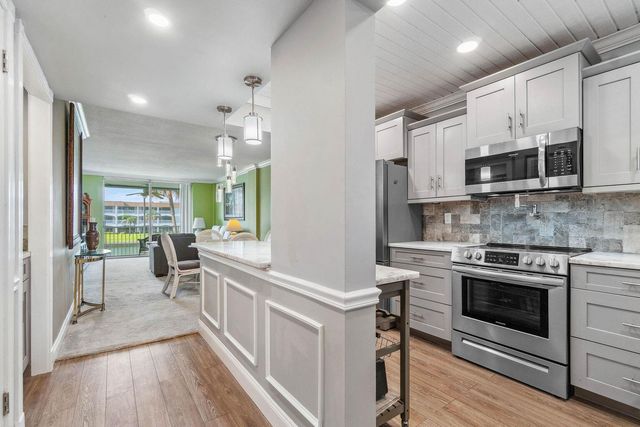 100 Paradise Harbour Boulevard 208, North Palm Beach, FL 33408