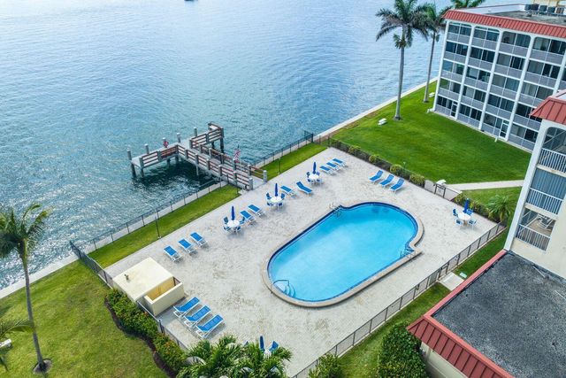 100 Paradise Harbour Boulevard 208, North Palm Beach, FL 33408