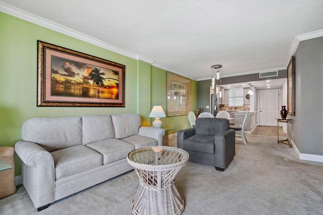 100 Paradise Harbour Boulevard 208, North Palm Beach, FL 33408