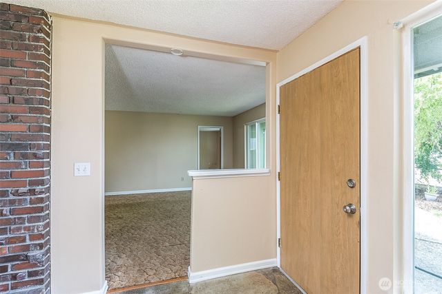 717 E Spruce Street, Sequim, WA 98382