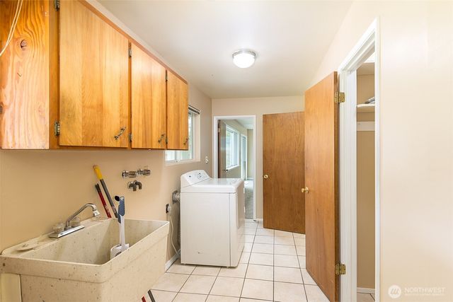 717 E Spruce Street, Sequim, WA 98382