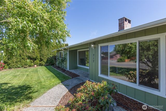 717 E Spruce Street, Sequim, WA 98382
