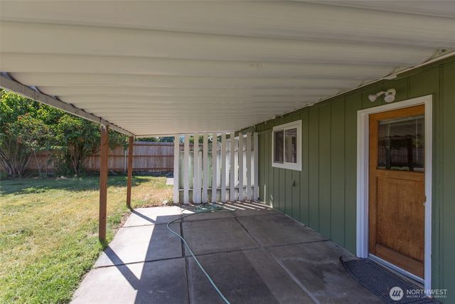 717 E Spruce Street, Sequim, WA 98382