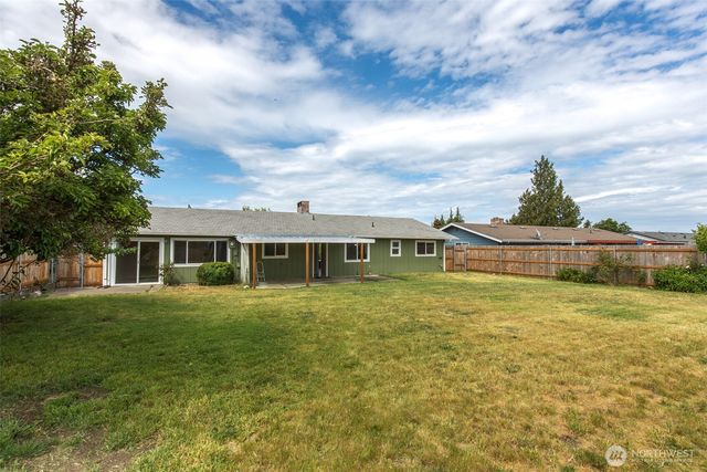 717 E Spruce Street, Sequim, WA 98382
