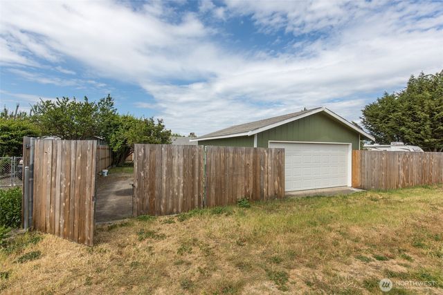 717 E Spruce Street, Sequim, WA 98382