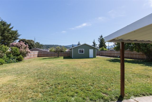 717 E Spruce Street, Sequim, WA 98382