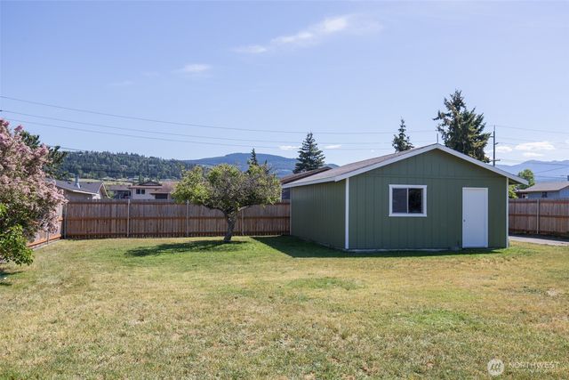 717 E Spruce Street, Sequim, WA 98382