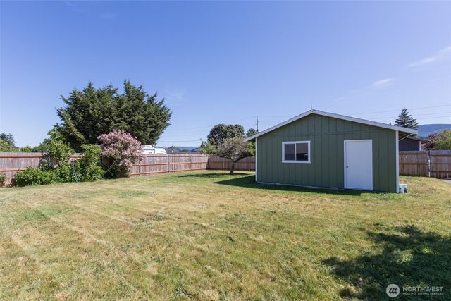 717 E Spruce Street, Sequim, WA 98382