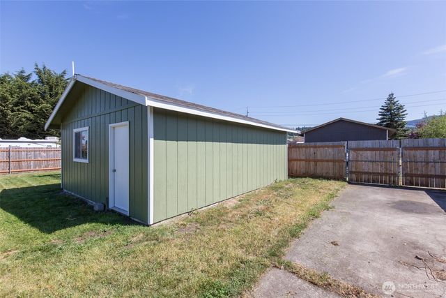 717 E Spruce Street, Sequim, WA 98382
