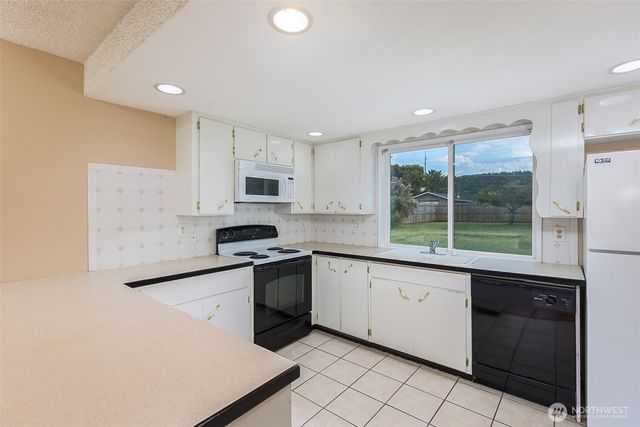 717 E Spruce Street, Sequim, WA 98382