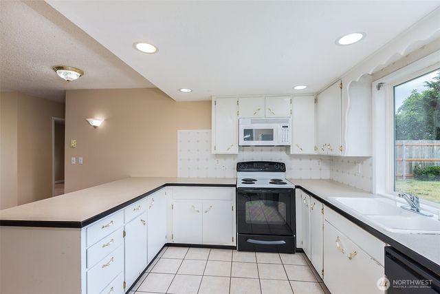 717 E Spruce Street, Sequim, WA 98382