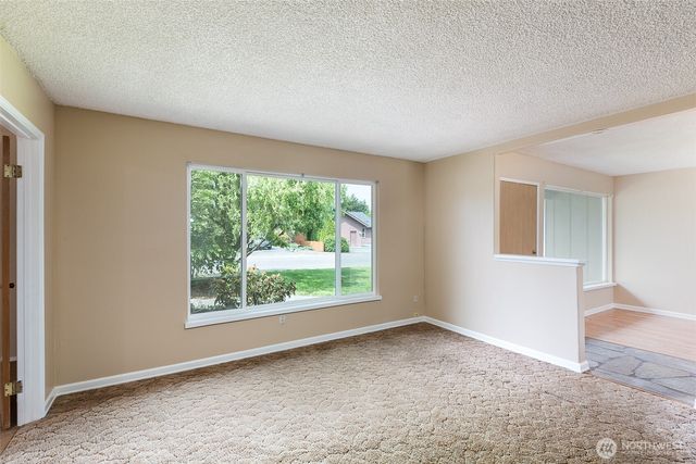 717 E Spruce Street, Sequim, WA 98382
