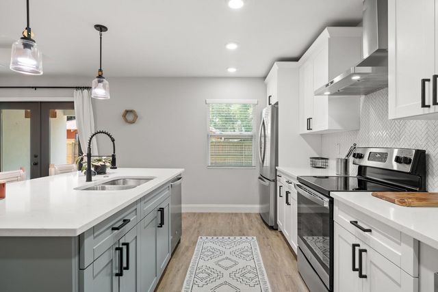 1803 E KNOLLWOOD STREET, Tampa, FL 33610