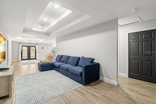 1803 E KNOLLWOOD STREET, Tampa, FL 33610