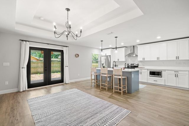 1803 E KNOLLWOOD STREET, Tampa, FL 33610