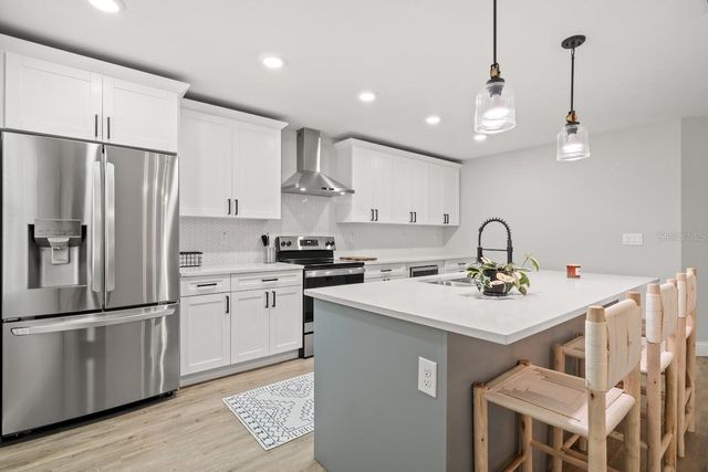 1803 E KNOLLWOOD STREET, Tampa, FL 33610