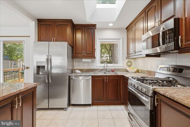 8915 BATTERY RD, Alexandria, VA 22308