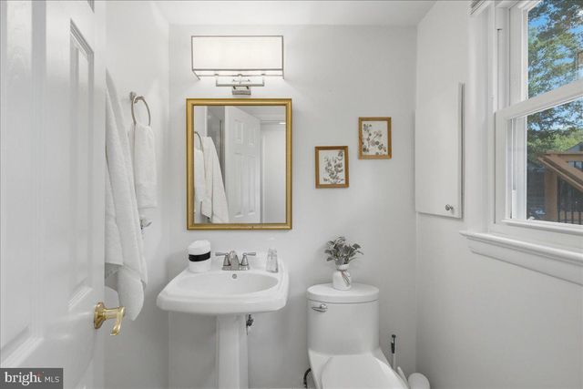 8915 BATTERY RD, Alexandria, VA 22308