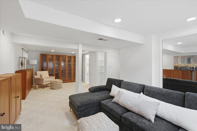 8915 BATTERY RD, Alexandria, VA 22308
