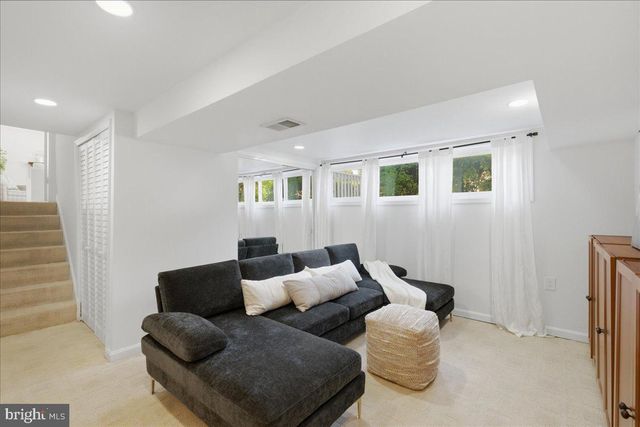 8915 BATTERY RD, Alexandria, VA 22308