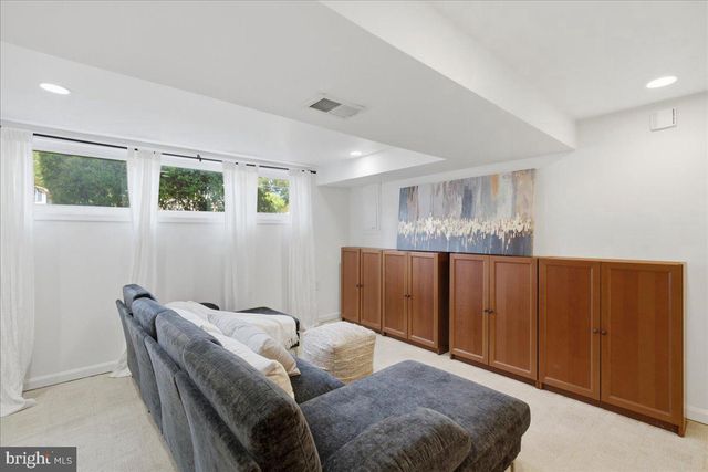 8915 BATTERY RD, Alexandria, VA 22308