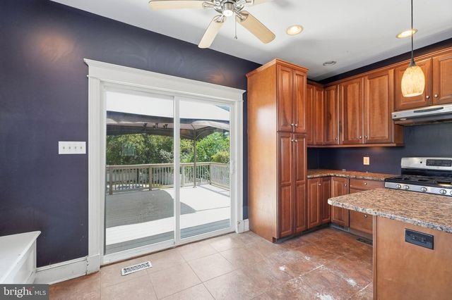 19 MOUNT VERNON AVE, Pitman, NJ 08071