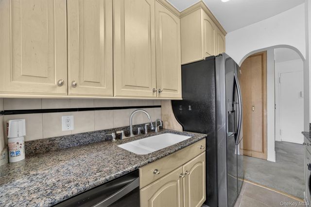 1853 Central Park Ave 7M, Yonkers, NY 10710