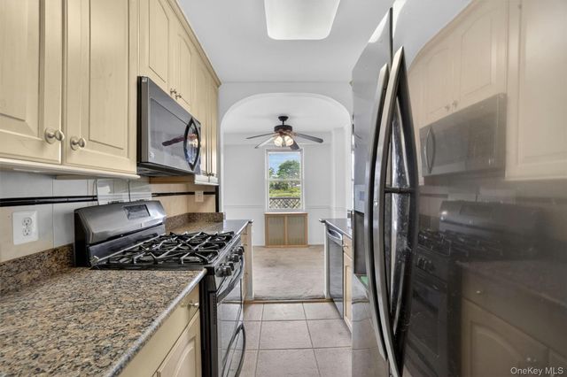 1853 Central Park Ave 7M, Yonkers, NY 10710