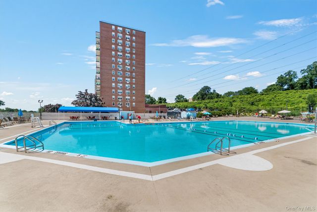 1853 Central Park Ave 7M, Yonkers, NY 10710