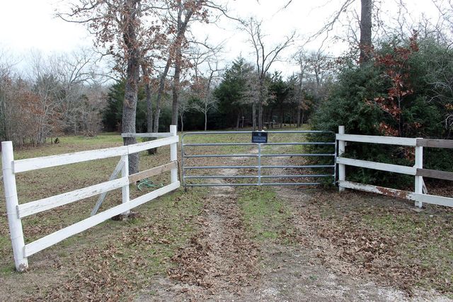 8729 E Fm 20 Highway, Dale, TX 78616