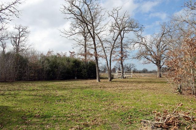 8729 E Fm 20 Highway, Dale, TX 78616