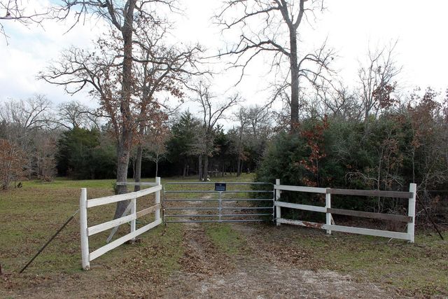 8729 E Fm 20 Highway, Dale, TX 78616