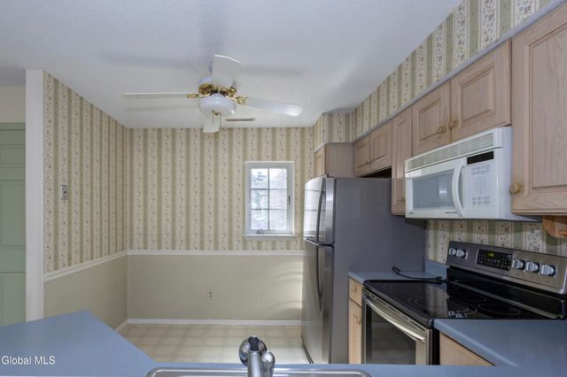 4706 Foxwood Drive S, Clifton Park, NY 12065