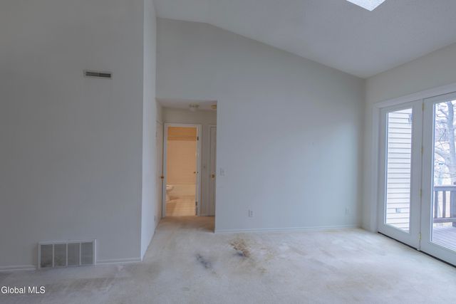 4706 Foxwood Drive S, Clifton Park, NY 12065