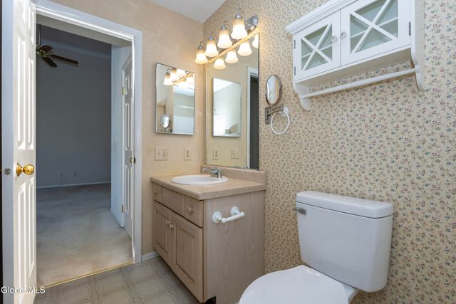 4706 Foxwood Drive S, Clifton Park, NY 12065