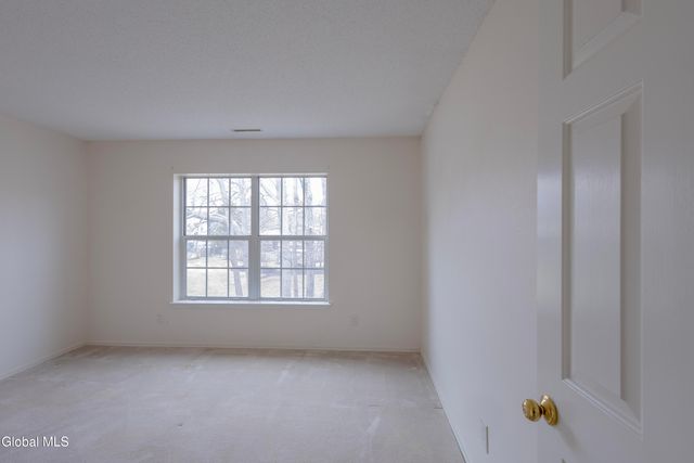 4706 Foxwood Drive S, Clifton Park, NY 12065