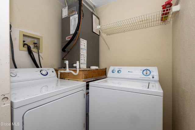 4706 Foxwood Drive S, Clifton Park, NY 12065