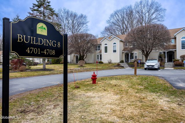 4706 Foxwood Drive S, Clifton Park, NY 12065