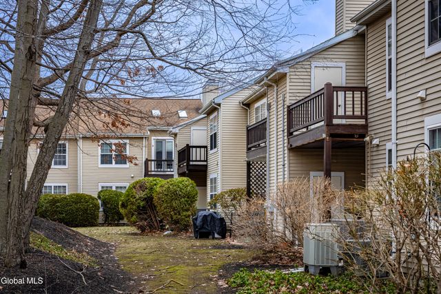 4706 Foxwood Drive S, Clifton Park, NY 12065