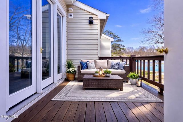 4706 Foxwood Drive S, Clifton Park, NY 12065