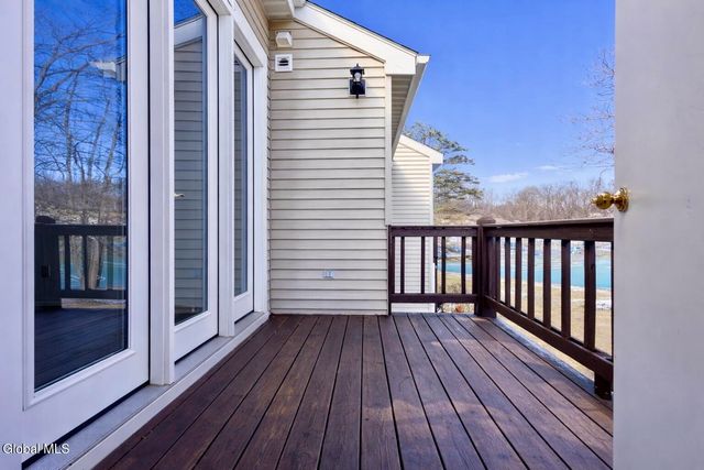 4706 Foxwood Drive S, Clifton Park, NY 12065