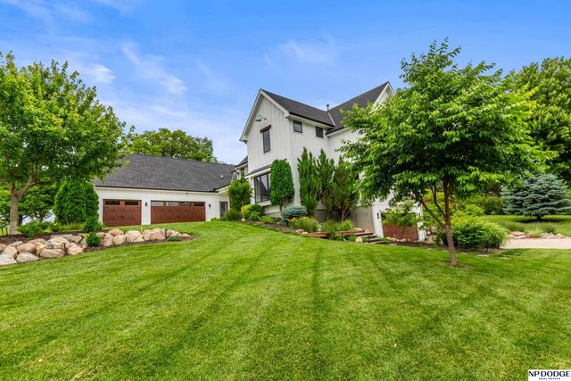 9354 Douglas Street, Omaha, NE 68114