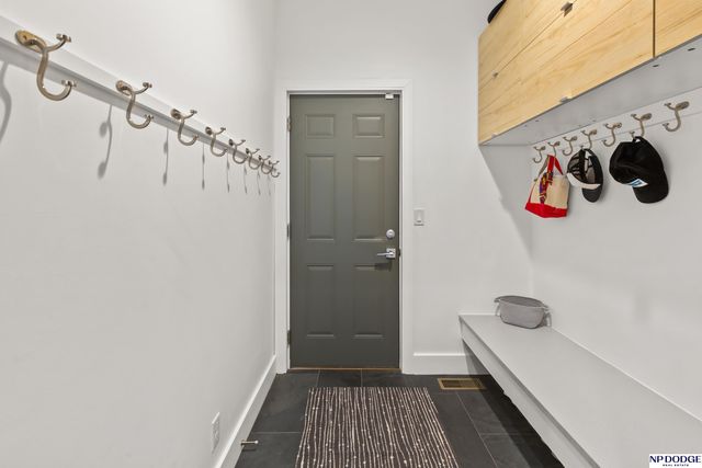9354 Douglas Street, Omaha, NE 68114