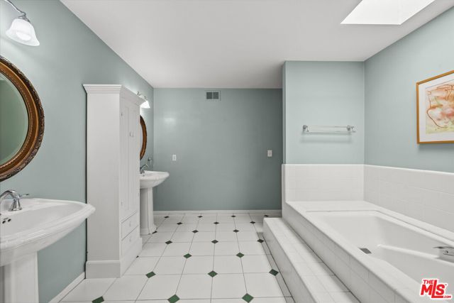 4338 Gentry Avenue Unit 2, Los Angeles, CA 91604
