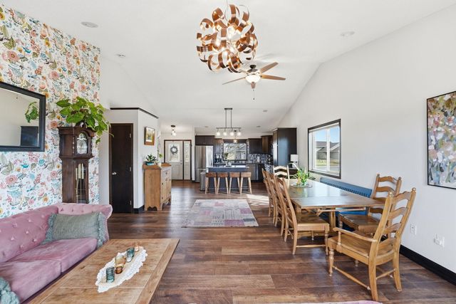 945 13th Avenue NE, Saint Joseph, MN 56374