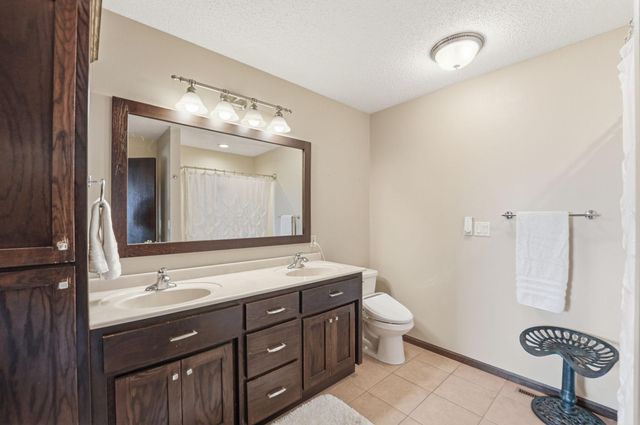 945 13th Avenue NE, Saint Joseph, MN 56374